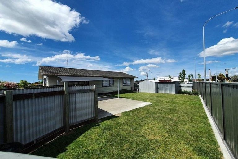 Photo of property in 2/2 Lee Road, Taradale, Napier, 4112