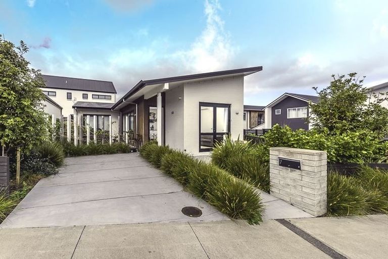 Photo of property in 7 Flounder Road, Hobsonville, Auckland, 0616