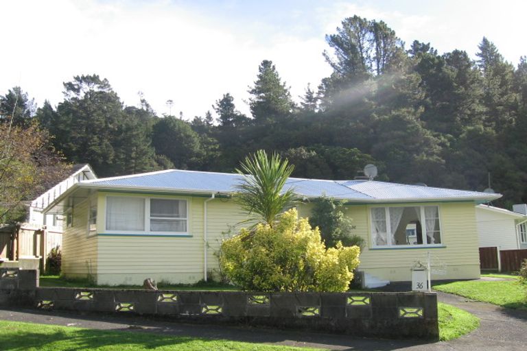 Photo of property in 36 Shackleton Grove, Stokes Valley, Lower Hutt, 5019