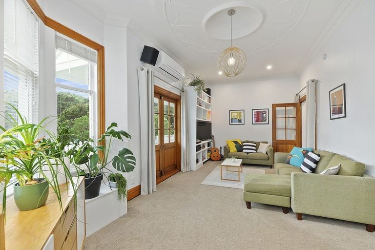 Photo of property in 10 Jackson Street, Island Bay, Wellington, 6023