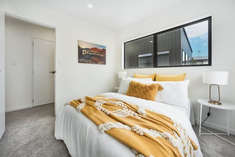 Photo of property in 23a Caribbean Drive, Unsworth Heights, Auckland, 0632