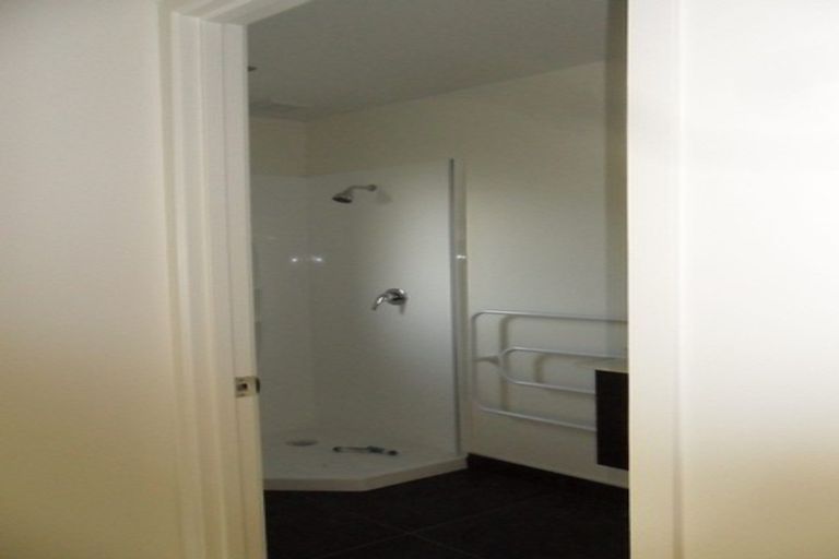 Photo of property in 218a Glamorgan Drive, Northcross, Auckland, 0630