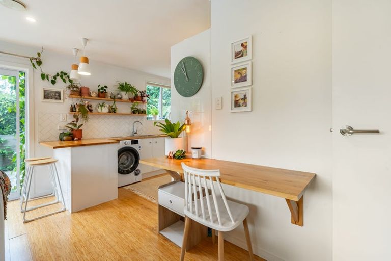 Photo of property in 1a Wyndham Road, Pinehaven, Upper Hutt, 5019