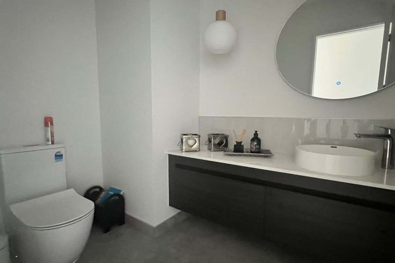 Photo of property in 40 Kotuitui Drive, Wainui, 0992