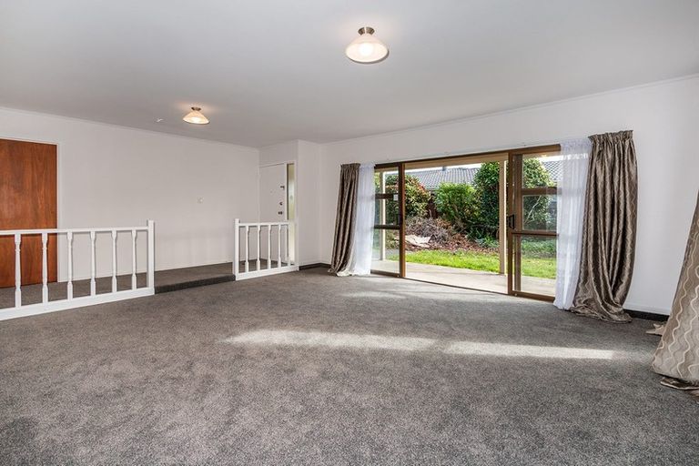 Photo of property in 17 Ti Nana Crescent, Henderson, Auckland, 0610