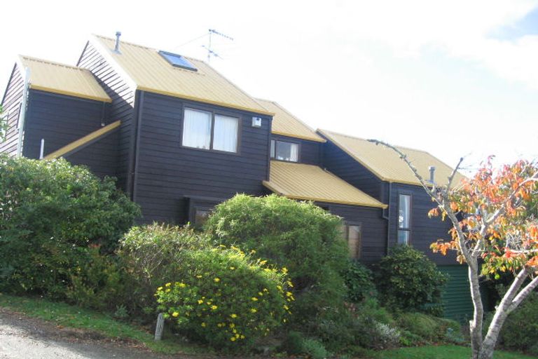 Photo of property in 35 Stanhope Grove, Korokoro, Lower Hutt, 5012