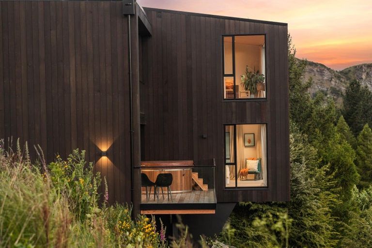 Photo of property in 9 Powder Terrace, Arthurs Point, Queenstown, 9371