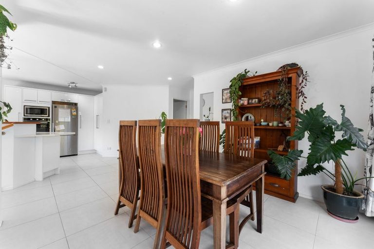 Photo of property in 12b Kimberly Grove, Greenhithe, Auckland, 0632