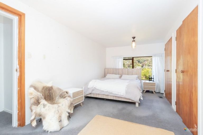 Photo of property in 23 Ferry Road, Days Bay, Lower Hutt, 5013