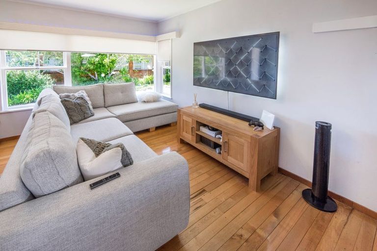 Photo of property in 2/36 Harley Close, Hauraki, Auckland, 0622