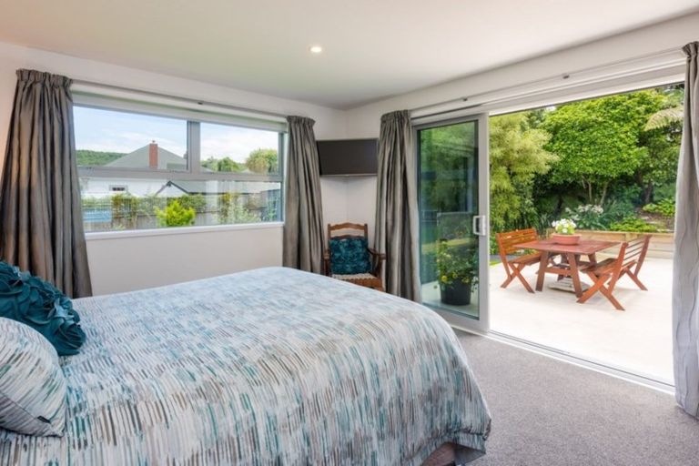 Photo of property in 88 Milton Terrace, Picton, 7220