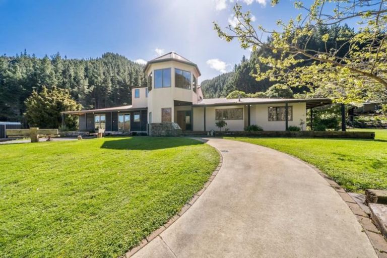 Photo of property in 740 Moonshine Hill Road, Moonshine Valley, Porirua, 5381