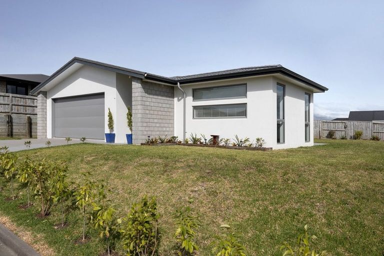 Photo of property in 12 Ridge Drive, Omokoroa, 3114