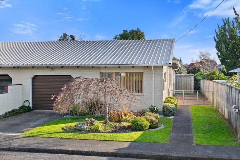 Photo of property in 4 Sunny Glen, Waikanae, 5036