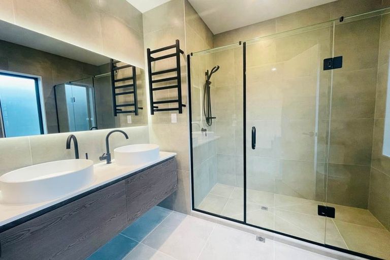 Photo of property in 18 Mina Way, Browns Bay, Auckland, 0630