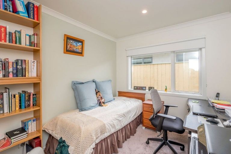 Photo of property in 2 Bridford Way, Paraparaumu, 5032