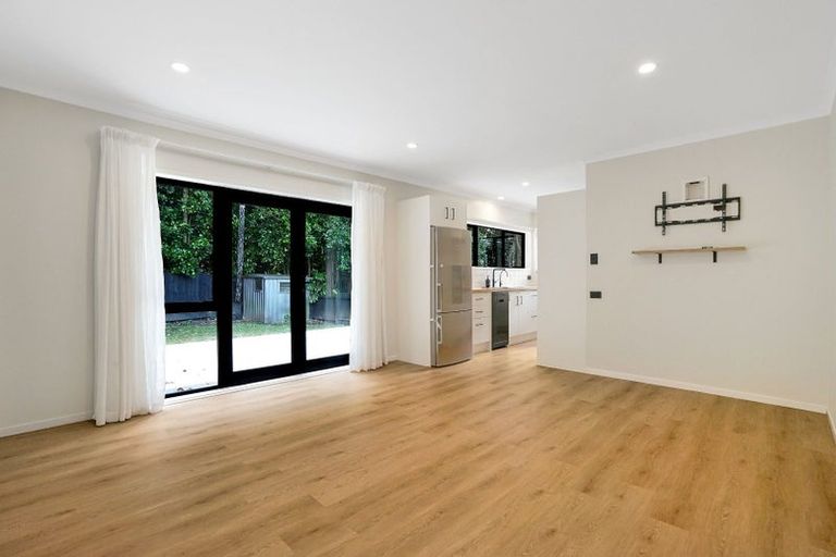 Photo of property in 15a Rosehill Drive, Rosehill, Papakura, 2113