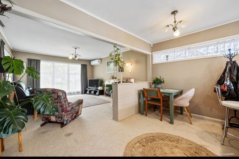 Photo of property in 17 Amberley Avenue, Te Atatu South, Auckland, 0610