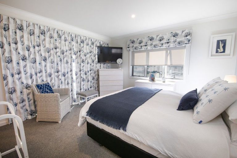 Photo of property in 2 Gregory Grove, Clive, 4102