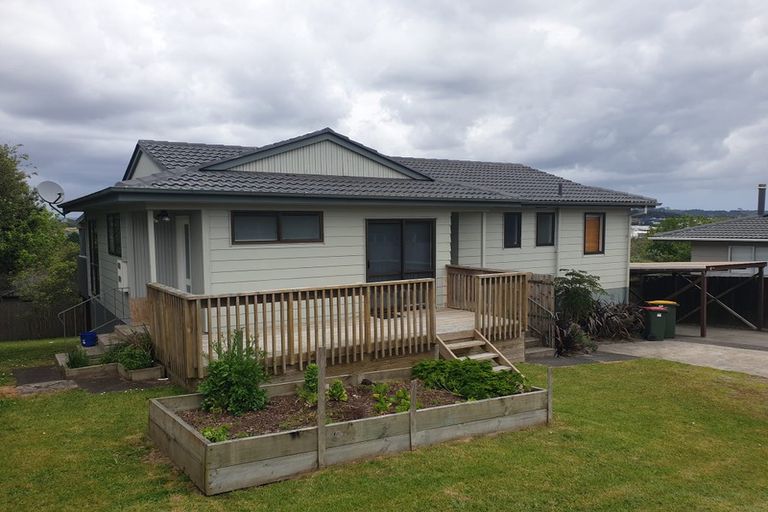 Photo of property in 33 Hobsonville Road, West Harbour, Auckland, 0618