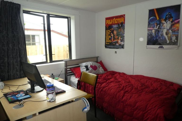 Photo of property in 28 Division Street, Riccarton, Christchurch, 8041