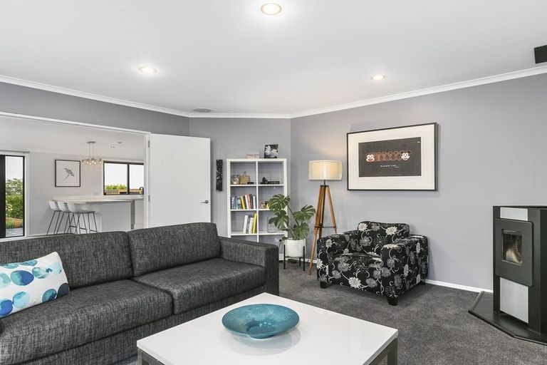 Photo of property in 1 Sunninghurst Drive, Fairfield, Dunedin, 9018