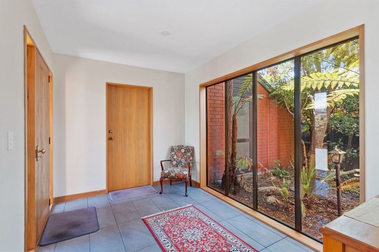 Photo of property in 24 Inglewood Place, Avonhead, Christchurch, 8042