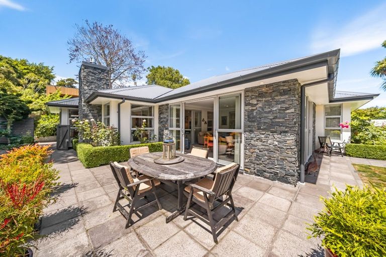 Photo of property in 6 Bateson Way, Heretaunga, Upper Hutt, 5018