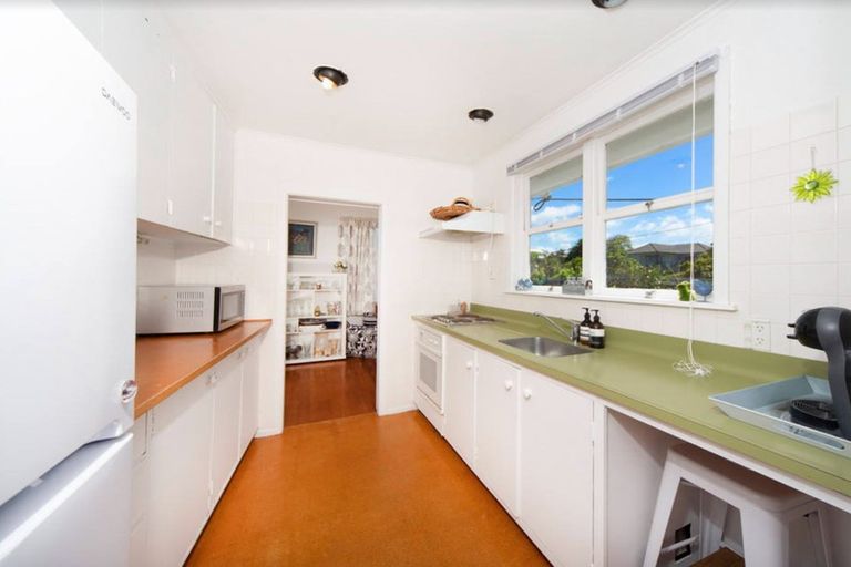 Photo of property in 24 Palmerston Road, Birkenhead, Auckland, 0626