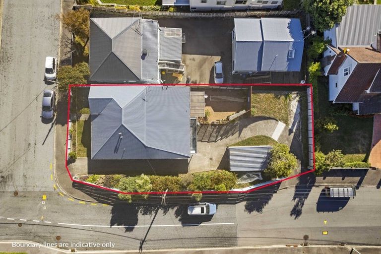 Photo of property in 16 Tamar Street, Island Bay, Wellington, 6023