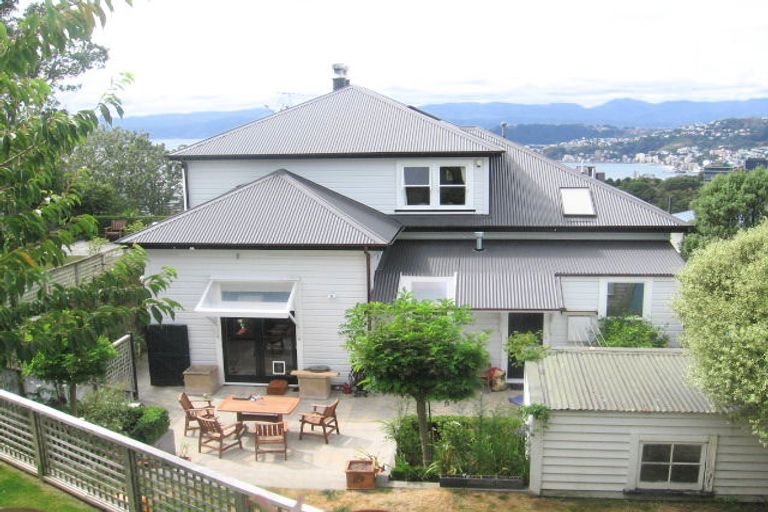 Photo of property in 19 Seaview Terrace, Northland, Wellington, 6012