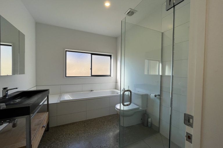 Photo of property in 9 Rabbiters Crescent, Jacks Point, Queenstown, 9371