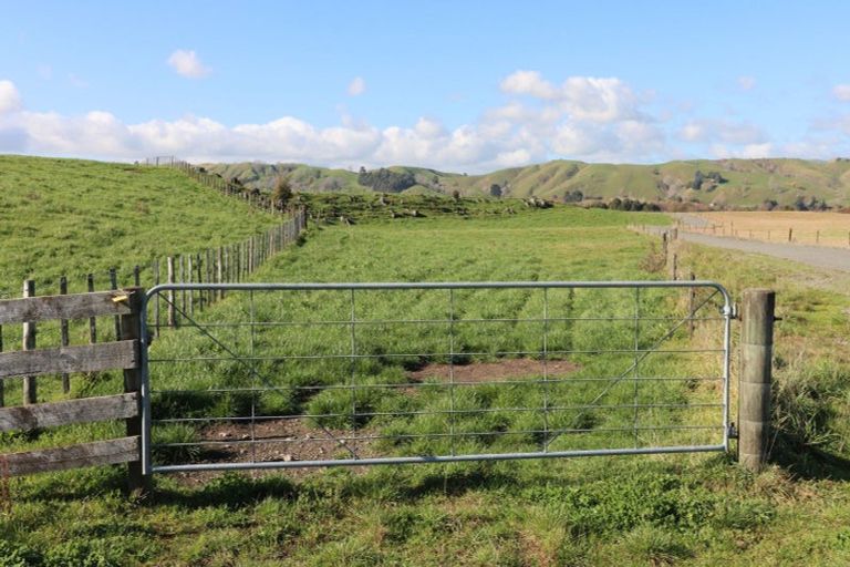 Photo of property in 671 Cornwall Road, East Taratahi, Carterton, 5887