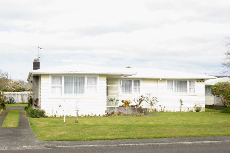 Photo of property in 3 Smith Road, Merrilands, New Plymouth, 4312