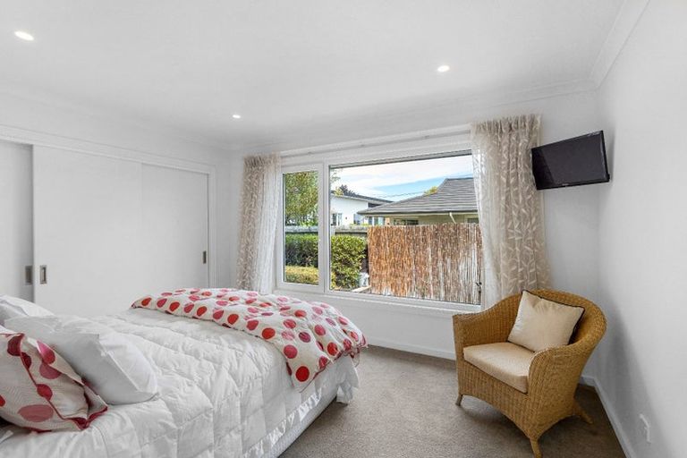 Photo of property in 20 Strowan Road, Strowan, Christchurch, 8052