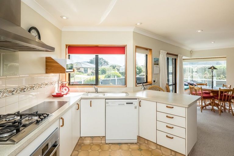 Photo of property in 11 Barrett Drive, Waikanae Beach, Waikanae, 5036