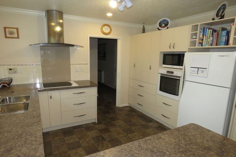 Photo of property in 51 Vogel Place, Waikiwi, Invercargill, 9810