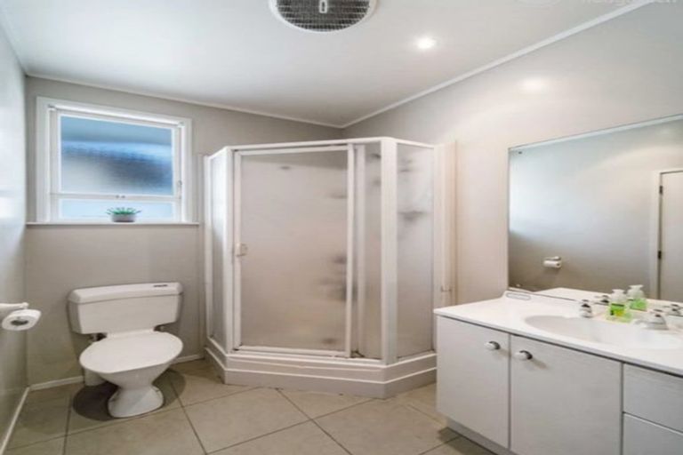 Photo of property in 11 The Anchorage, Sunnyhills, Auckland, 2010