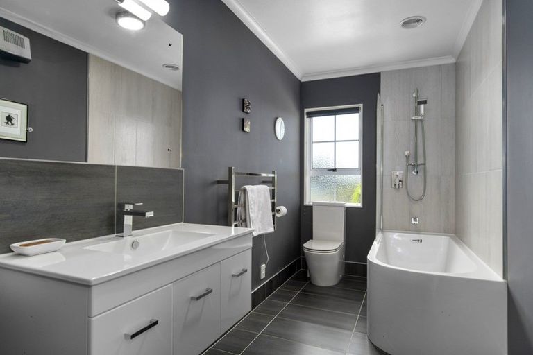 Photo of property in 106 Hamurana Road, Omokoroa, 3114