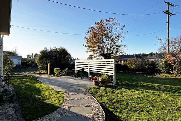 Photo of property in 60 Timaru Road, Waimate, 7924
