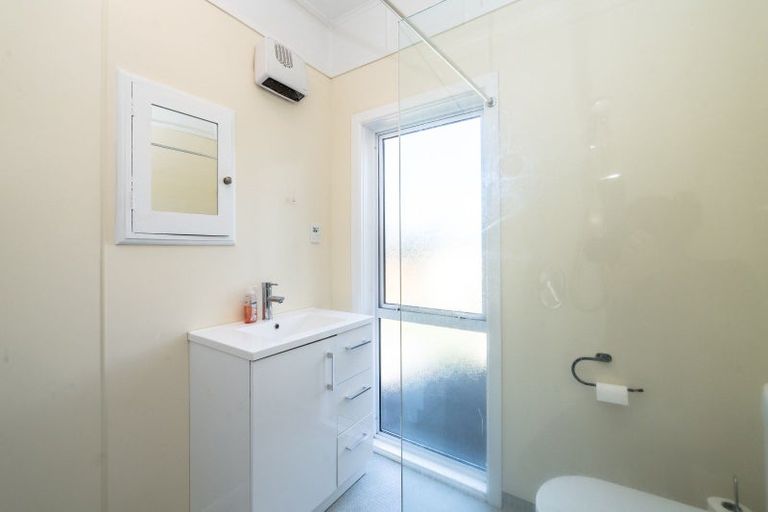 Photo of property in 6 South Featherston Road, South Featherston, Featherston, 5771