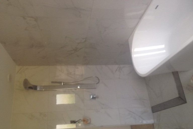 Photo of property in 1/91 Aberdeen Road, Castor Bay, Auckland, 0620