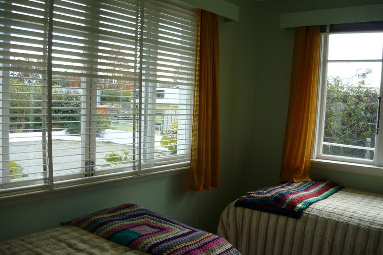 Photo of property in 52 Opie Street, Waimate, 7924