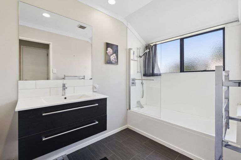 Photo of property in 54 Kauri Road, Pukekohe, 2120