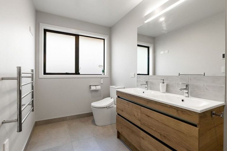 Photo of property in 32 Hugo Shaw Drive, Cambridge, 3434