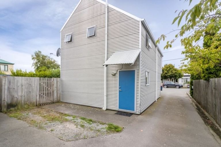 Photo of property in 31 Olliviers Road, Phillipstown, Christchurch, 8011