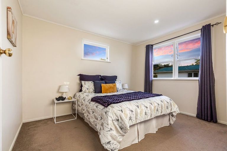 Photo of property in 37 Kamara Road, Glen Eden, Auckland, 0602