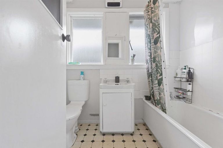 Photo of property in 15 Clare Road, St Albans, Christchurch, 8014