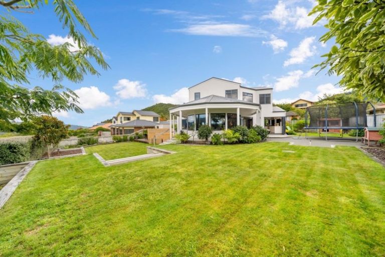 Photo of property in 3 Birkinshaw Grove, Riverstone Terraces, Upper Hutt, 5018