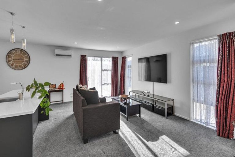 Photo of property in 10 Bofors Close, Wigram, Christchurch, 8042